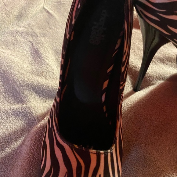 Zebra print heels - Picture 2 of 5